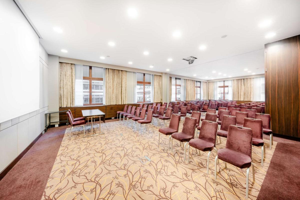 Der Geschäftsbereich oder Konferenzraum in der Unterkunft Hilton Berlin