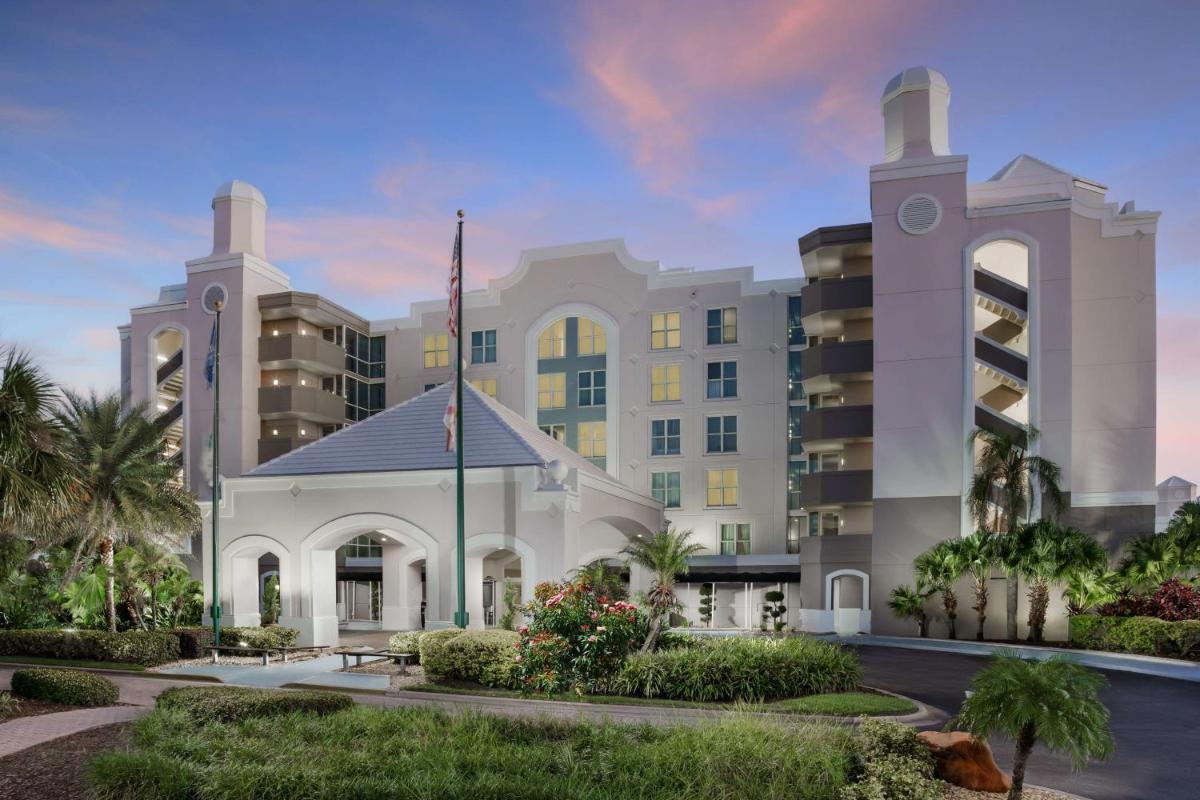Embassy Suites by Hilton Orlando Lake Buena Vista Resort - Housity