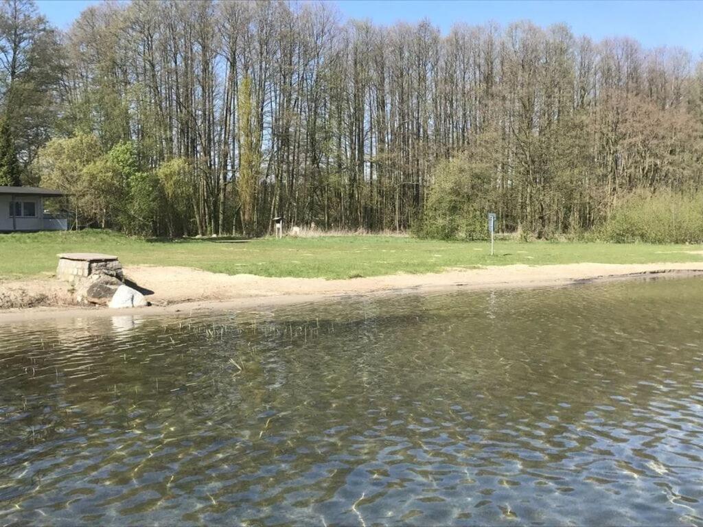 on Grimnitzsee with lake views - Housity