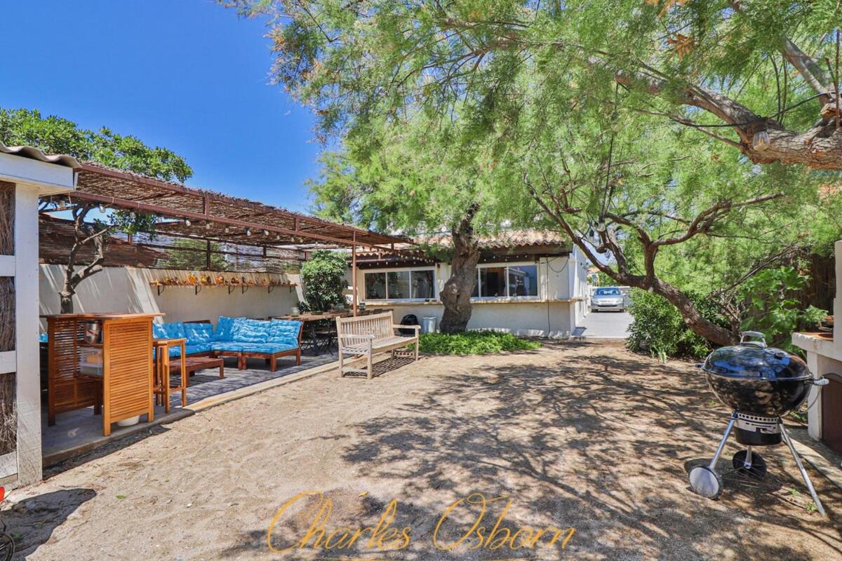 Villa des Tamaris, villa 5* en bord de mer. - Housity