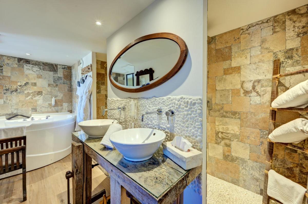 Salle de bains dans l'établissement Hotel Bastide & SPA - Villa de Lourmarin