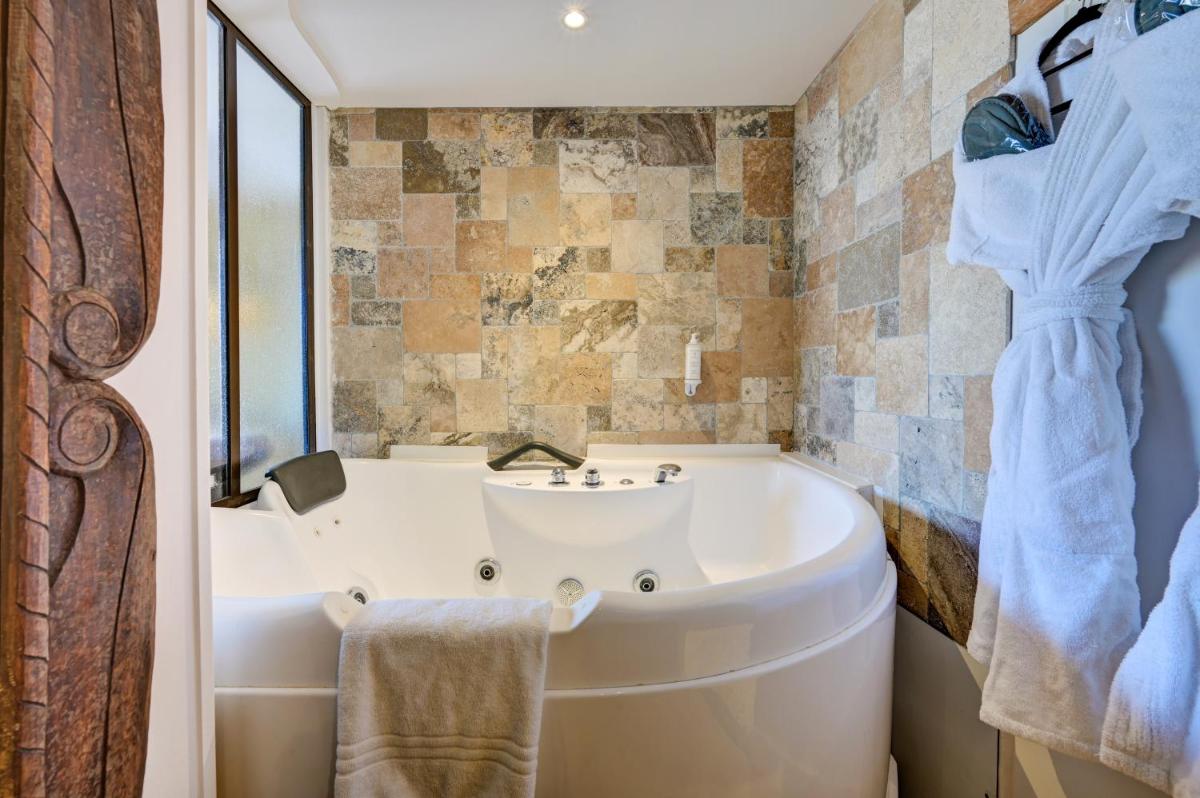 Salle de bains dans l'établissement Hotel Bastide & SPA - Villa de Lourmarin