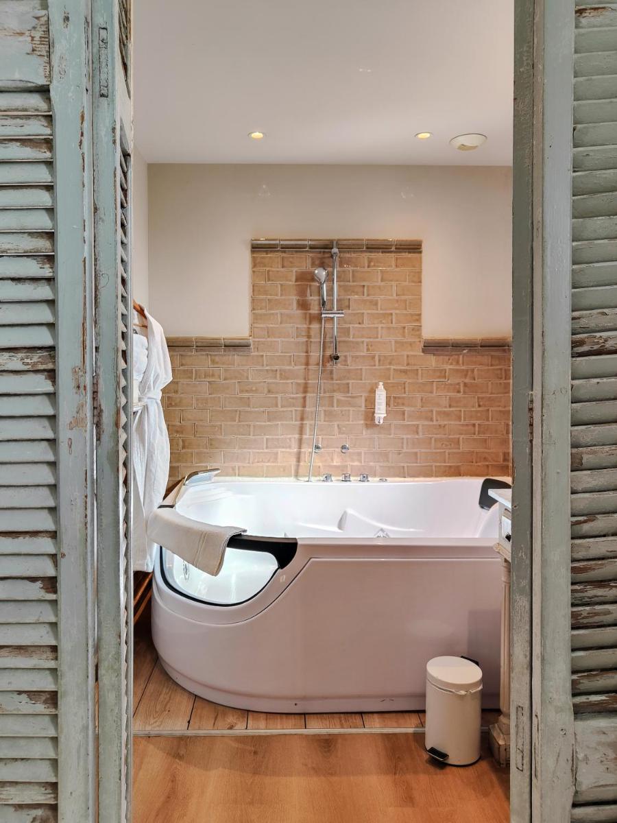 Salle de bains dans l'établissement Hotel Bastide & SPA - Villa de Lourmarin
