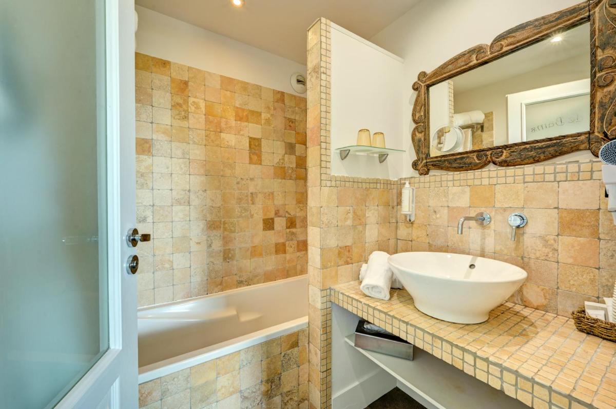 Salle de bains dans l'établissement Hotel Bastide & SPA - Villa de Lourmarin