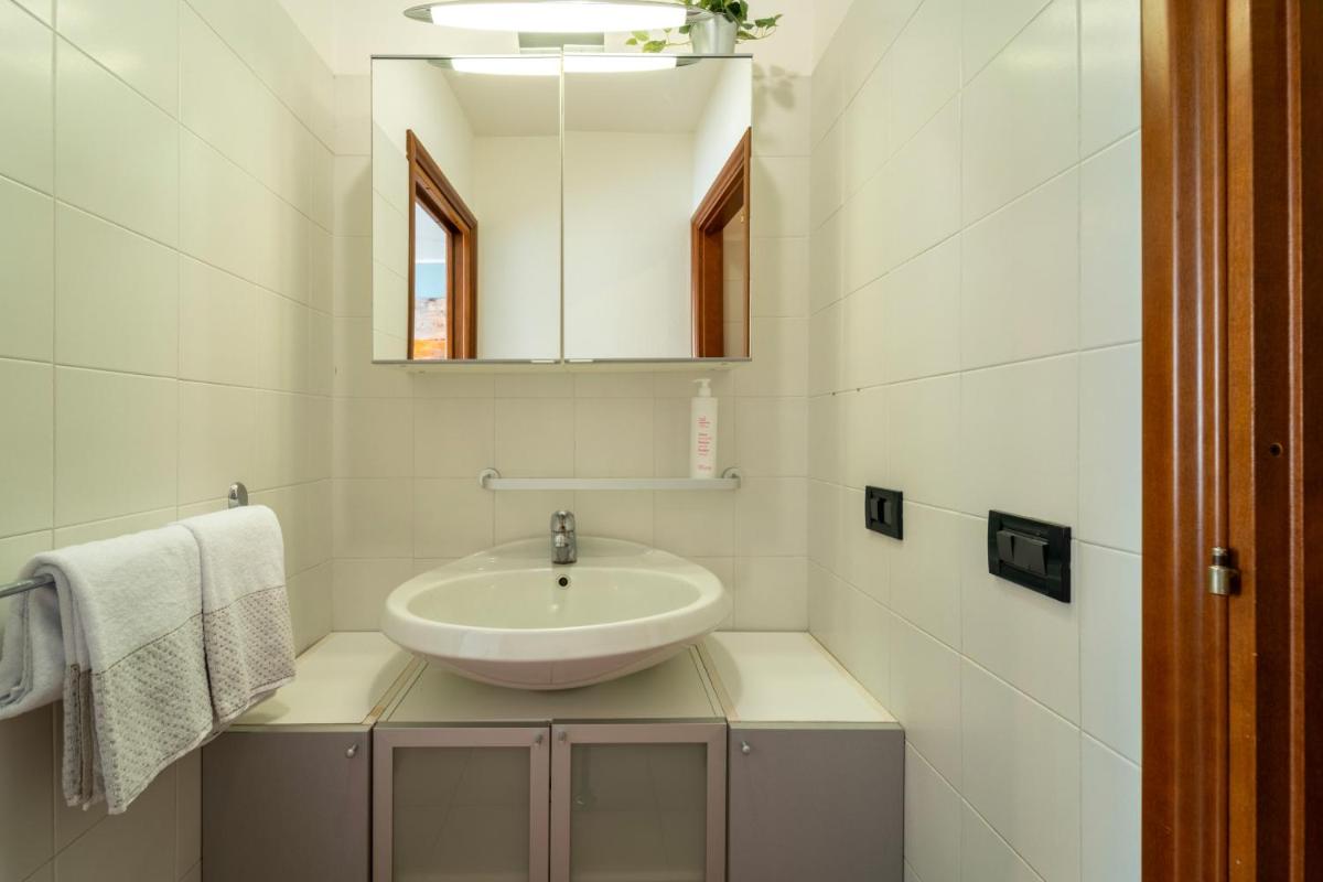 Lakefront Retreat by Wonderful Italy - Housity