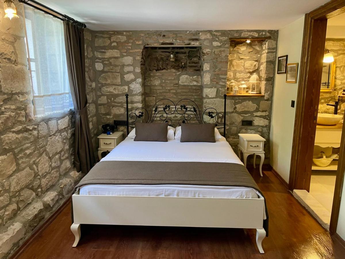 Urla Taş Konak Otel - Housity