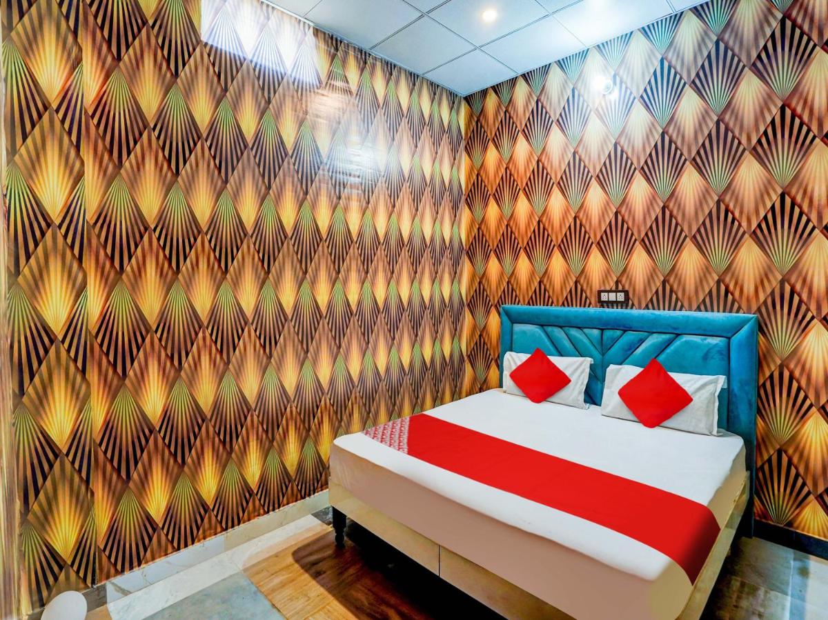 Hotel O Yadav Restaurant & Family Rooms - Housity