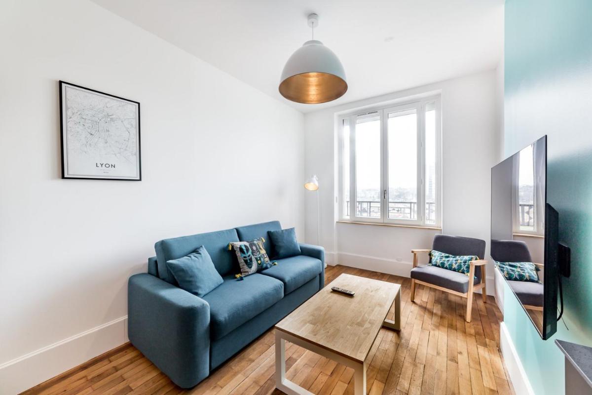 MODERNE - PartDieu l Spacieux l Bureau by Dreamy Flat Lyon - Hizvo