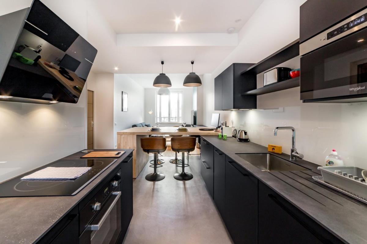 MODERNE - PartDieu l Spacieux l Bureau by Dreamy Flat Lyon - Hizvo