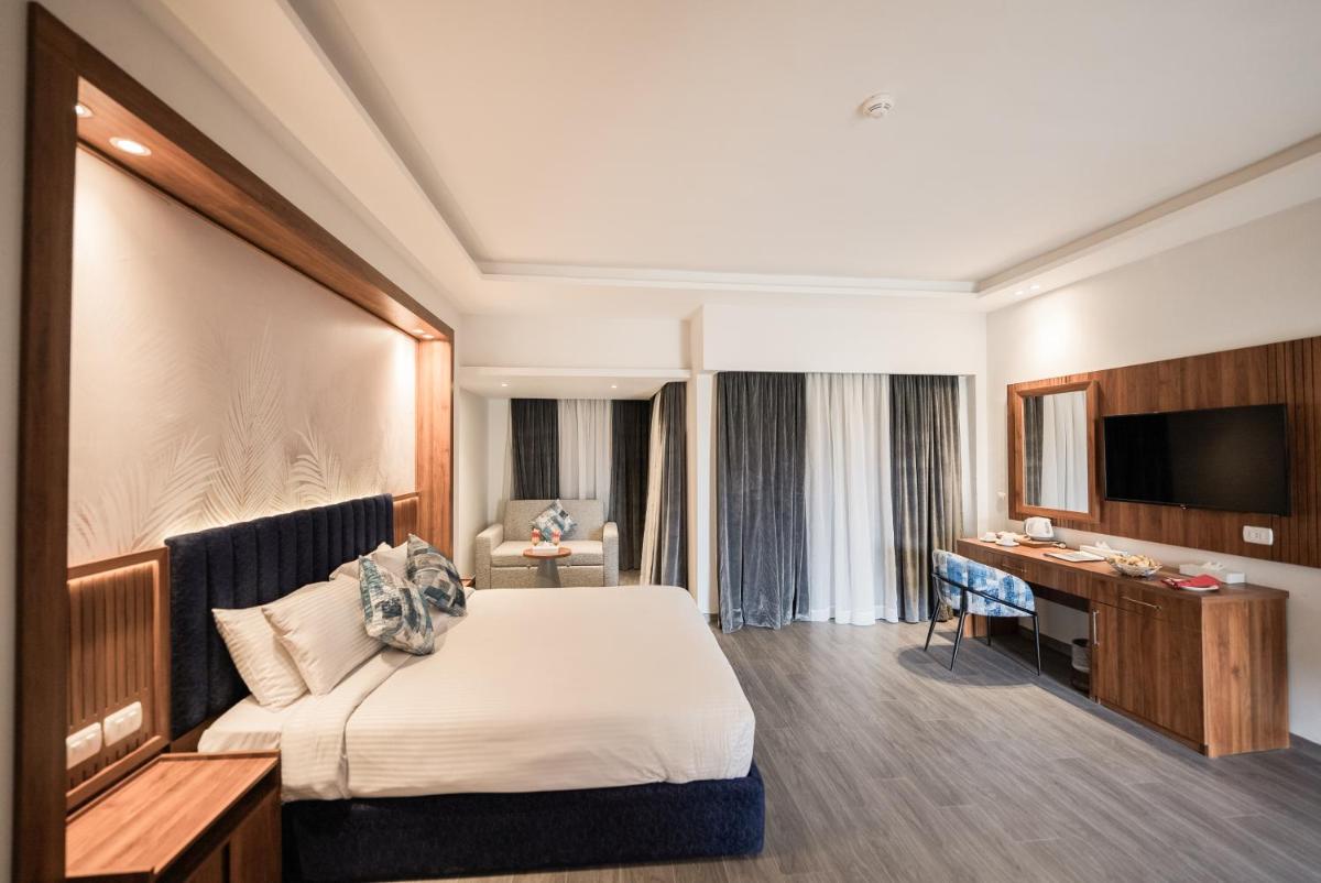 Golden Beach Resort - Housity