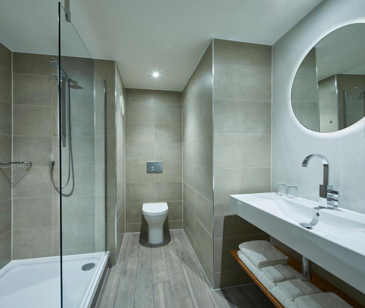 Manchester Marriott Victoria & Albert Hotel - Housity