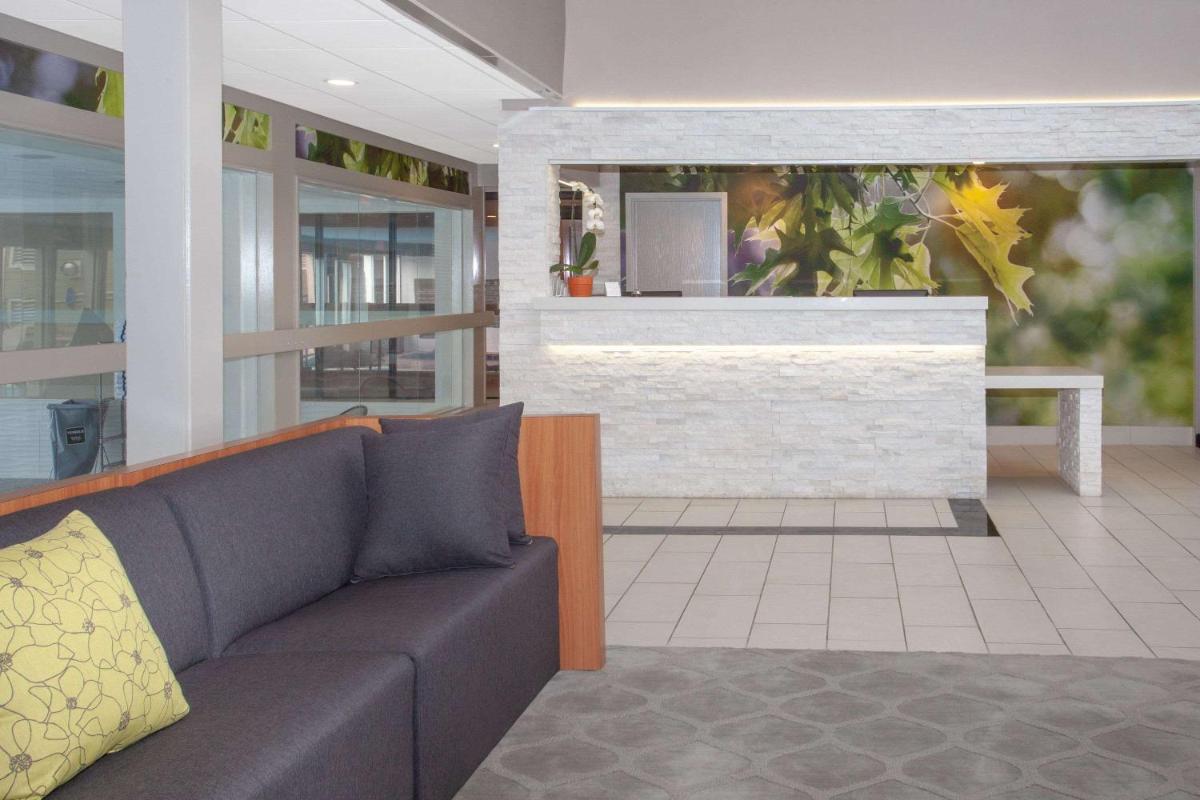 Wyndham Garden Fort Wayne - Housity