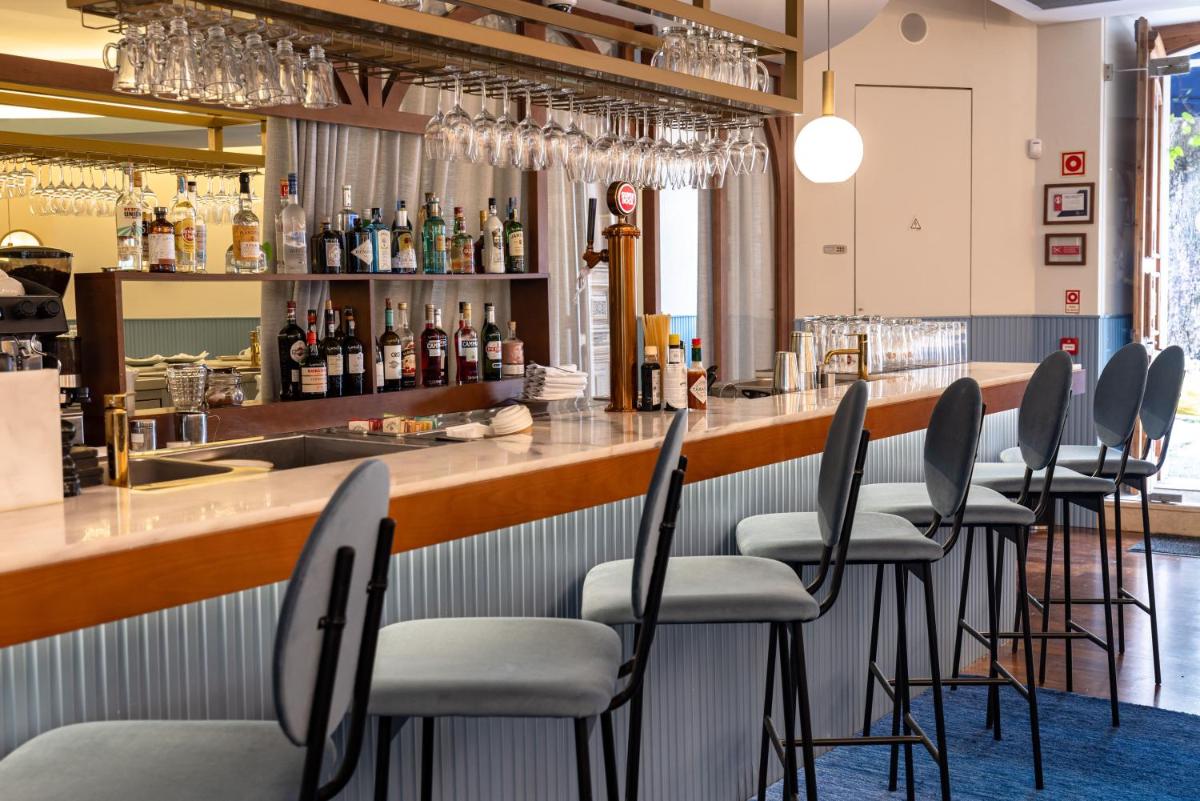 A área de bar ou lounge em The Vintage Hotel & Spa Lisbon