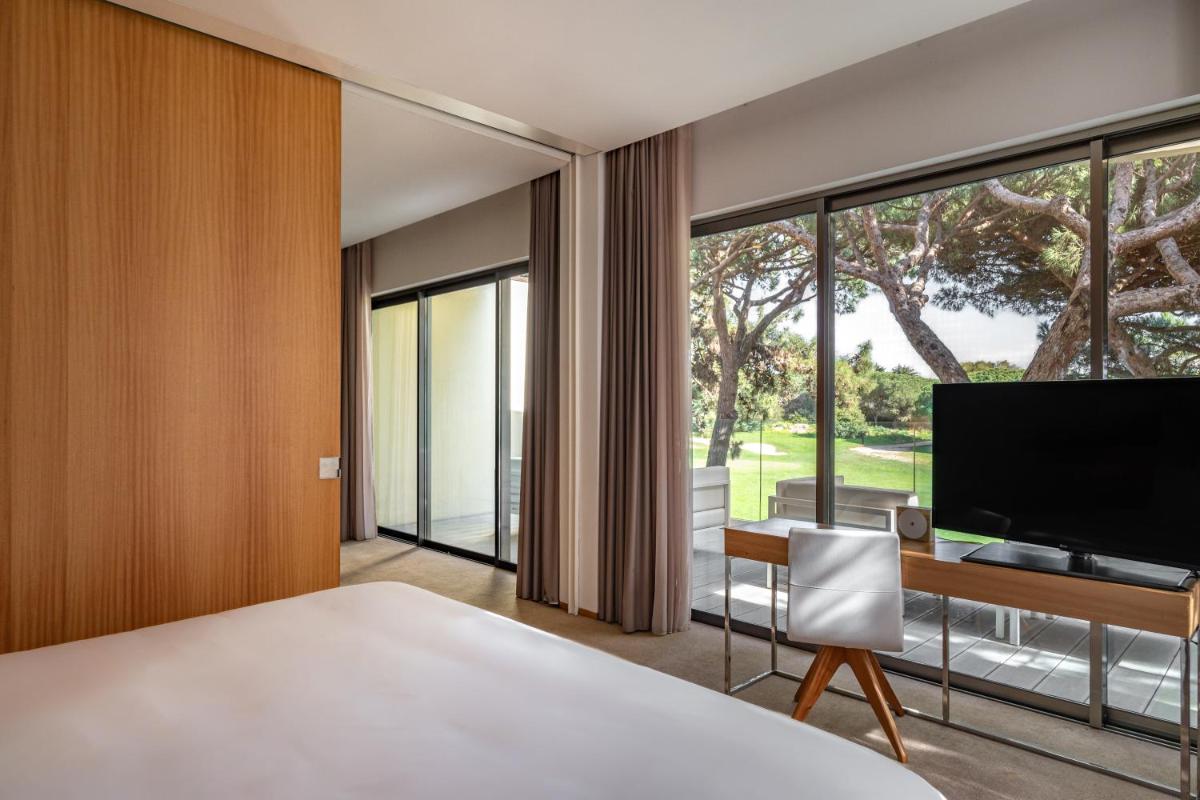 Uma televisão e/ou sistema de entretenimento em Onyria Marinha Cascais, Vignette Collection by IHG