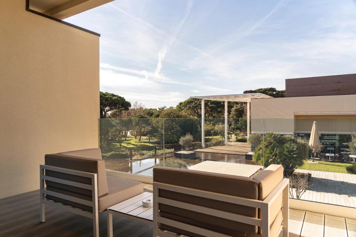 Uma varanda ou terraço em Onyria Marinha Cascais, Vignette Collection by IHG