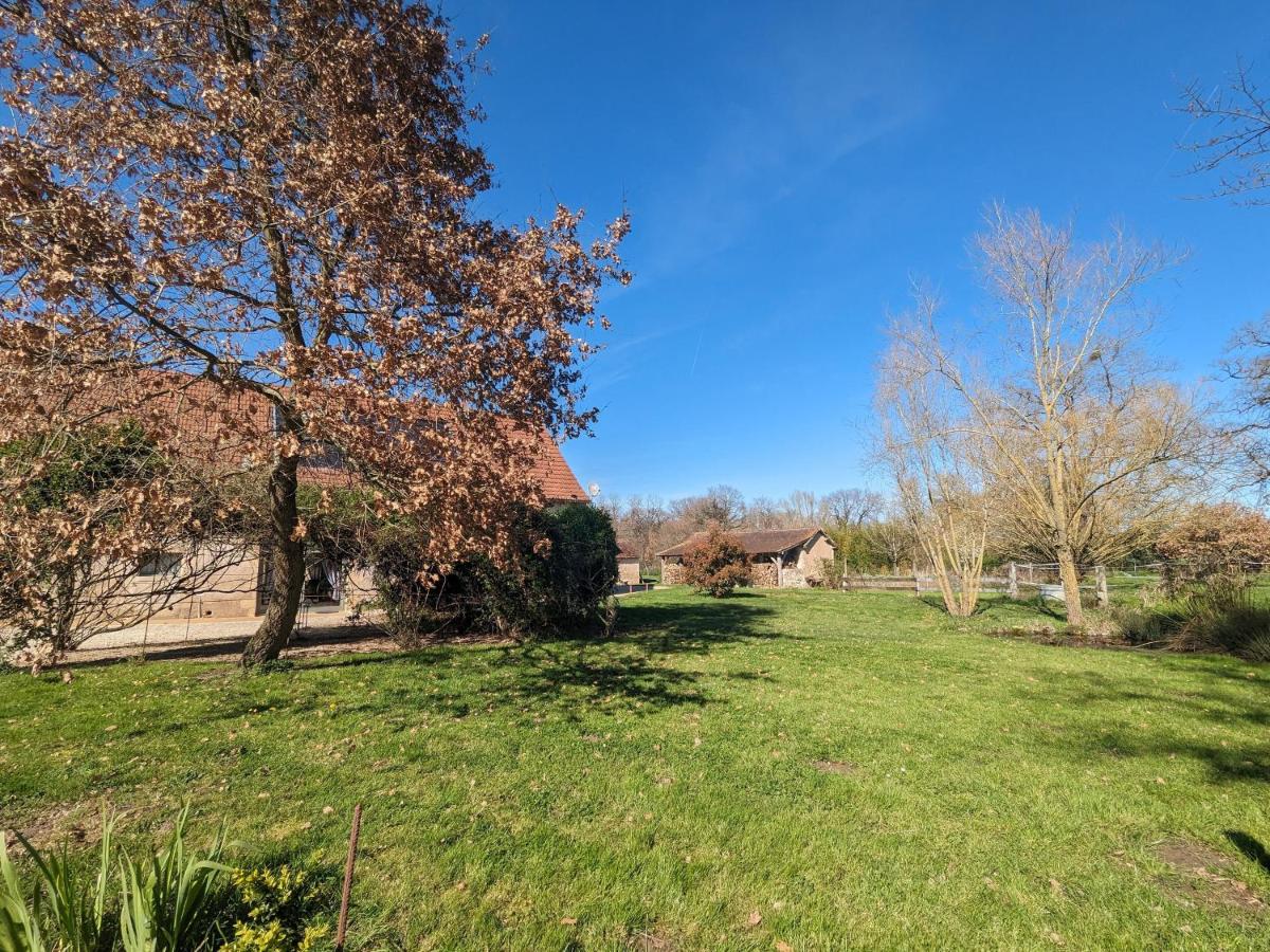 Charmant gîte rénové en Berry avec grand terrain, cheminée, et proximité UNESCO et thermes - FR-1-591-212 - Housity
