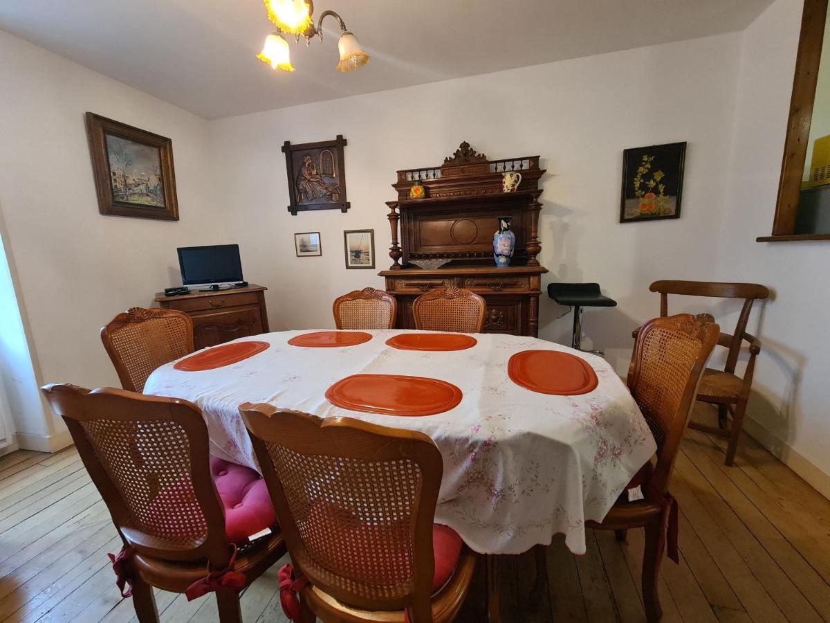 Appartement Confort au Cœur de Saint-Gaultier avec Cour Privative et Accès à Étang - FR-1-591-361 - Housity