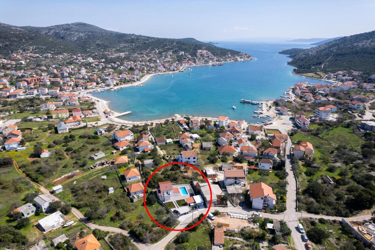Villa Stone - Pool house 100 meters from the beach - Housity