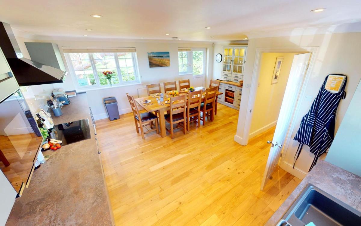 CROYDE MEADOWBANK 4 Bedrooms - Housity