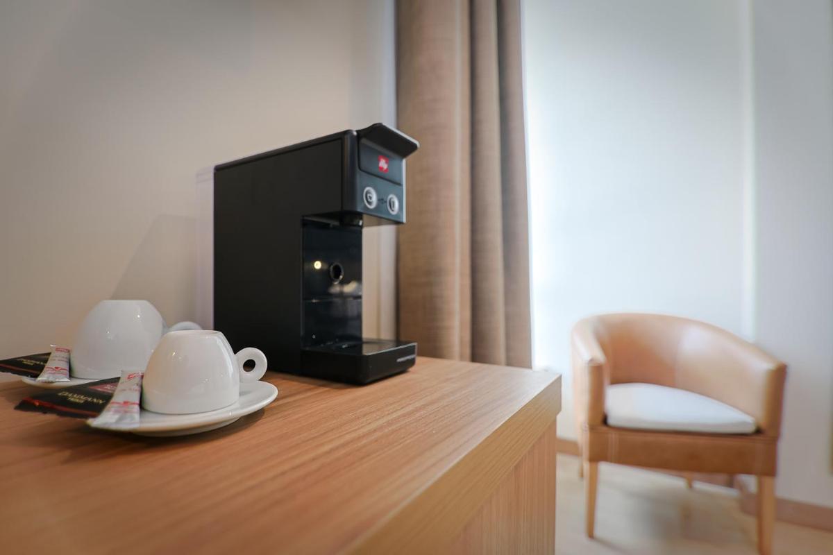 Utensilios para hacer té y café en Hotel & Spa Convento San Francisco