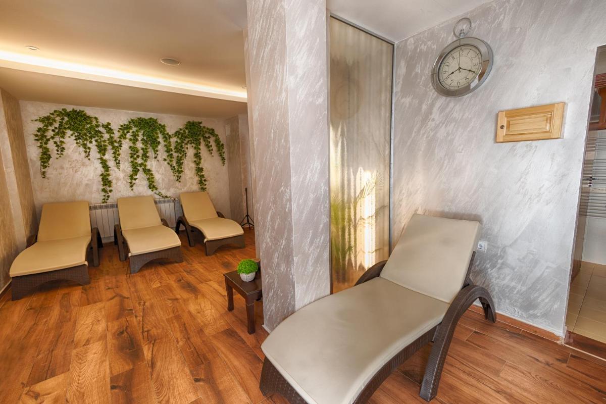Family Hotel The View & SPA - Housity