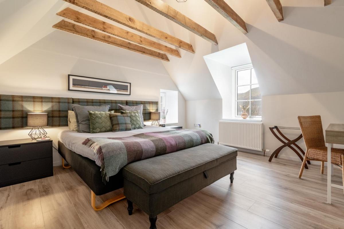 Dalveich Cottage, hot tub, 2 bedroom, Lochearnhead - Housity