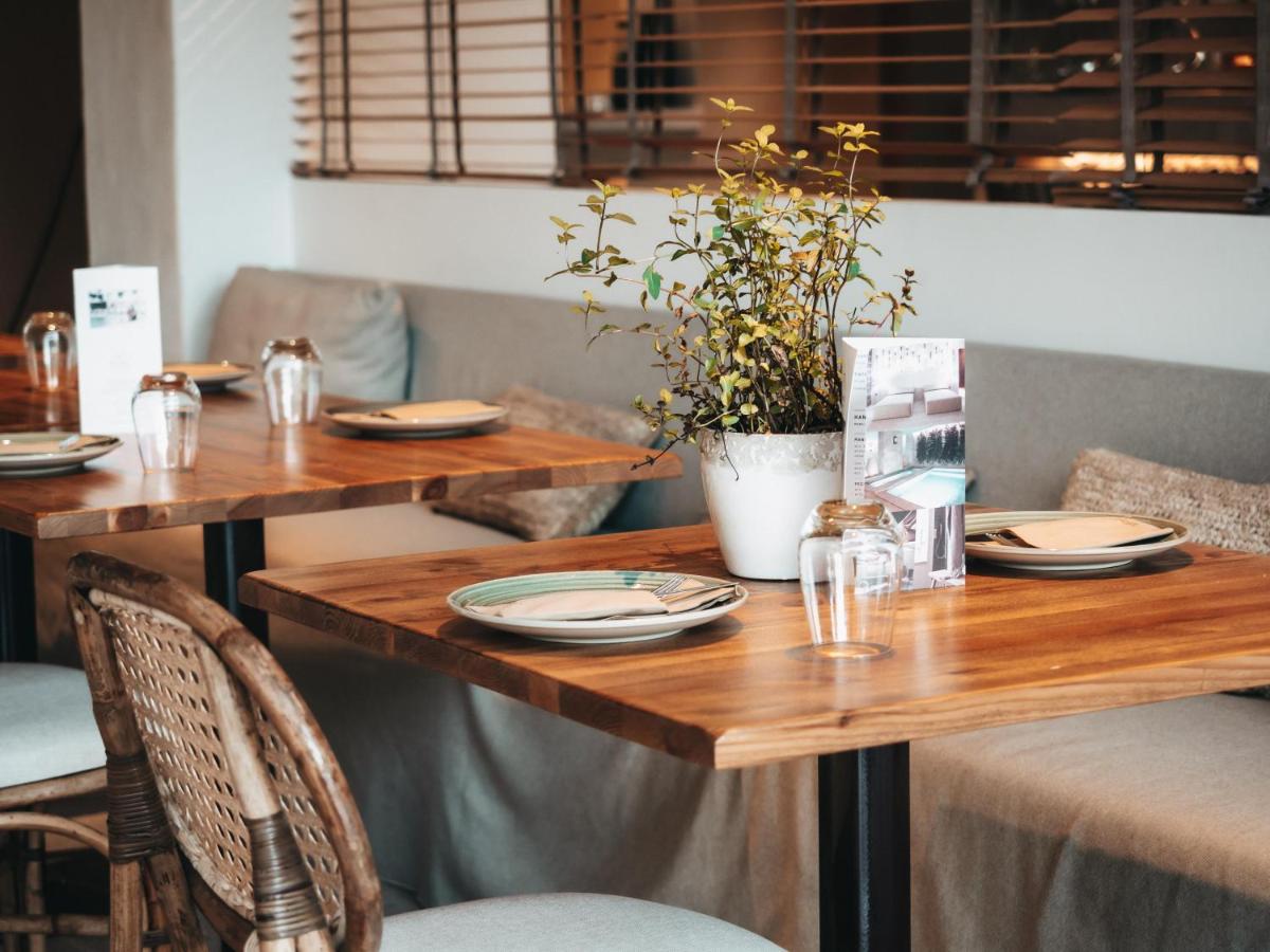 Un restaurante o sitio para comer en Barefoot Hotel Mallorca