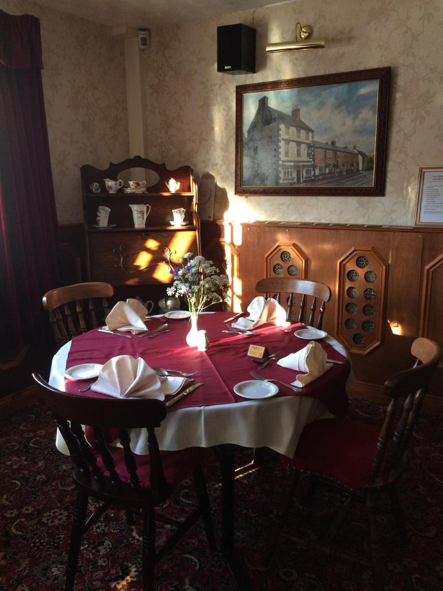 Half Moon Hotel - Housity