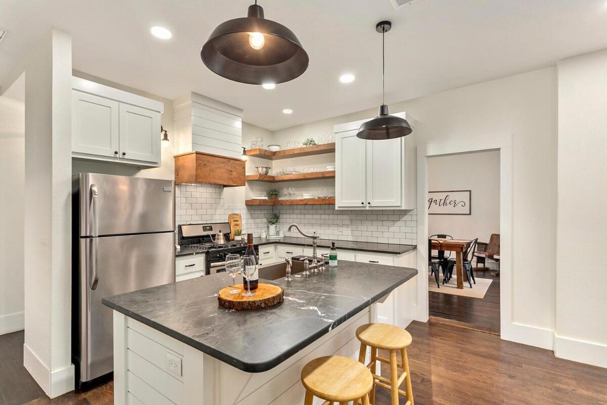 The Grove Cottage - Downtown Springdale - Housity