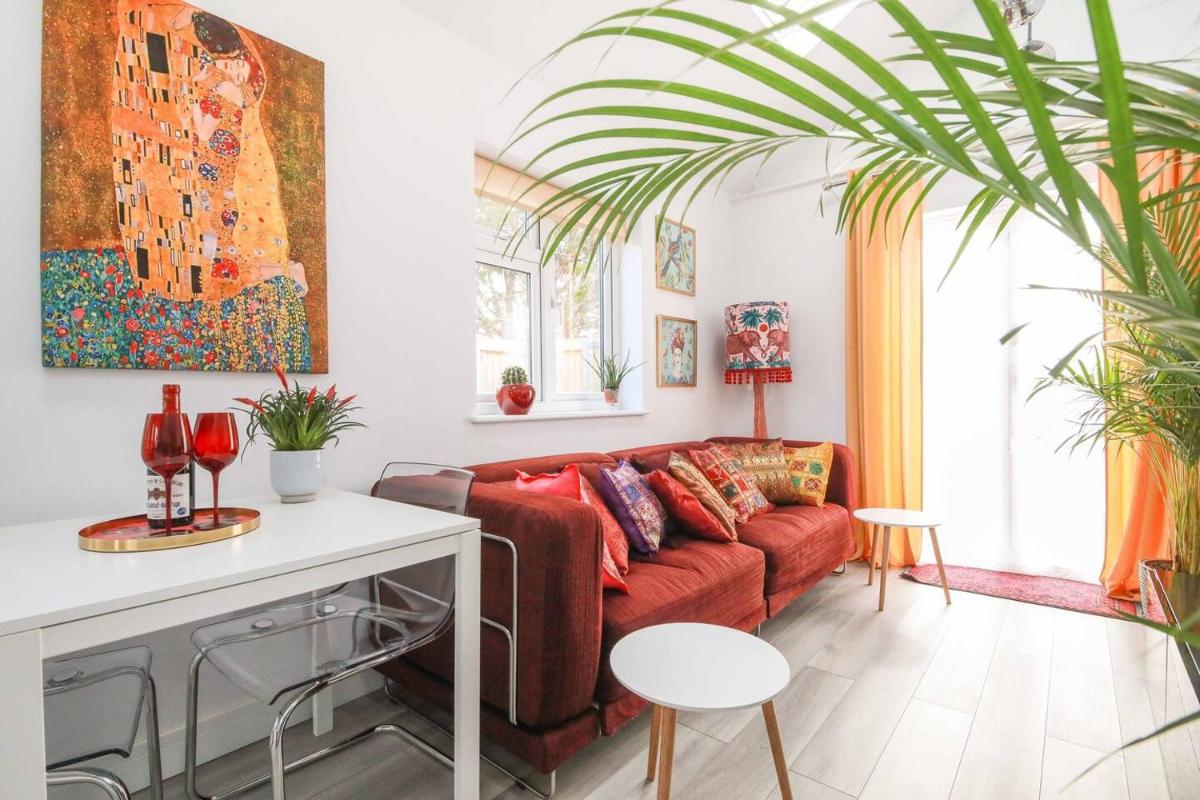 Little Bright House - Housity