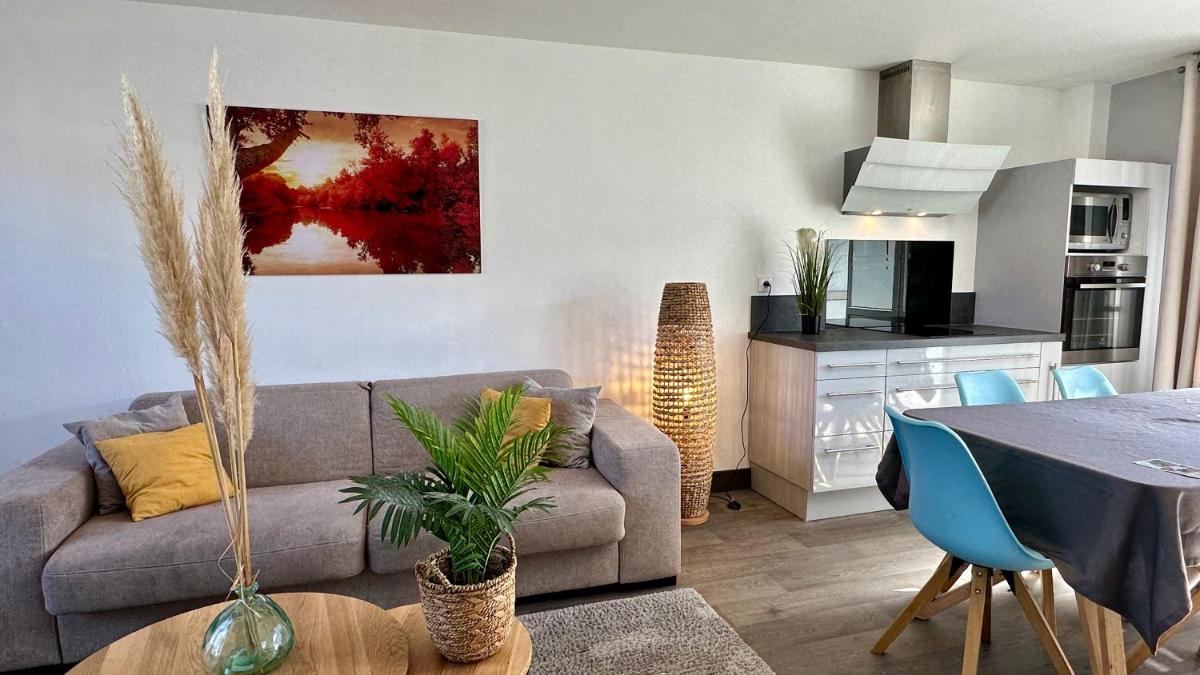 Cuisine ou kitchenette dans l'établissement La Maison Blanche