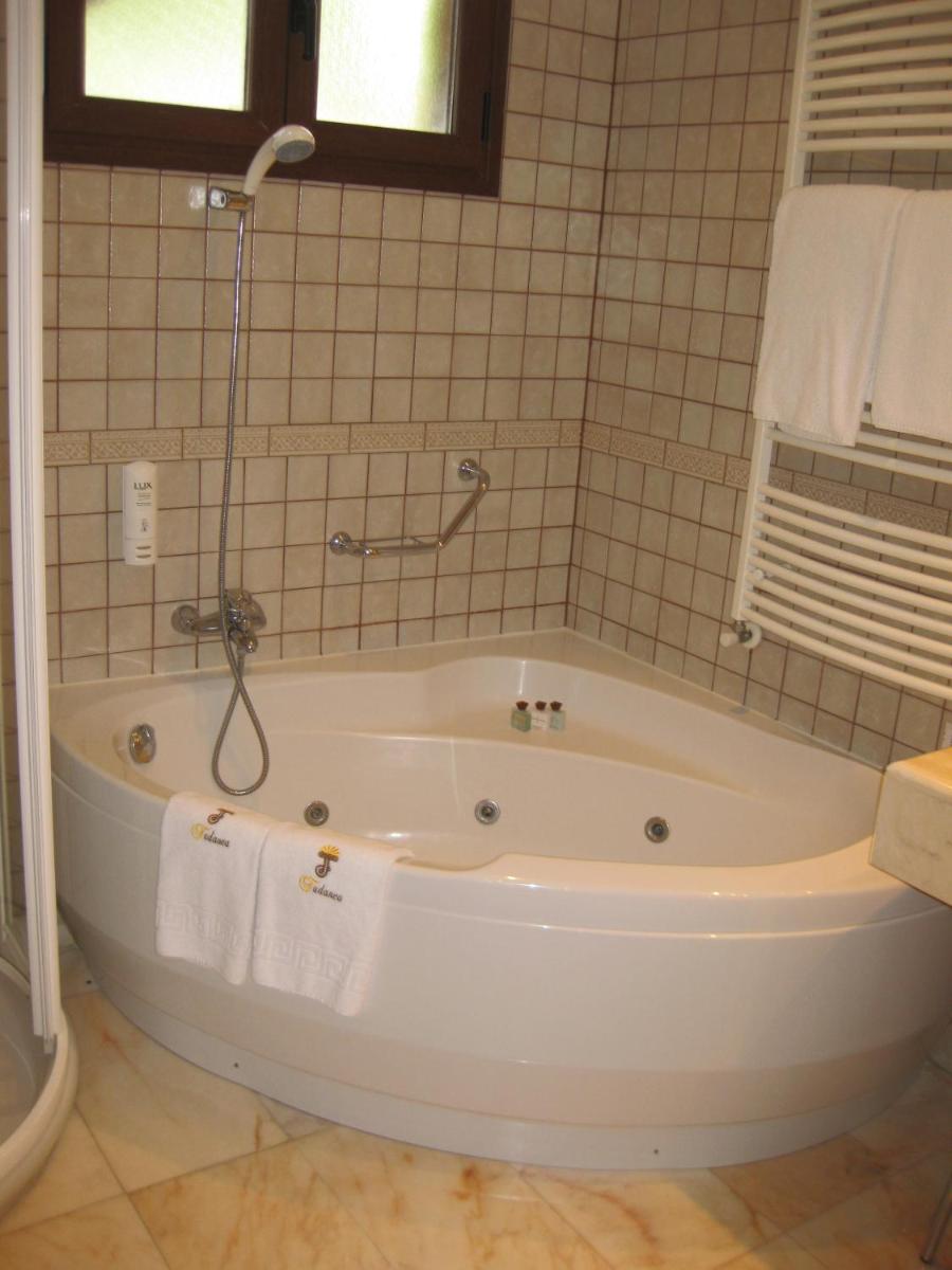 Un baño de Hotel Spa Tudanca Aranda