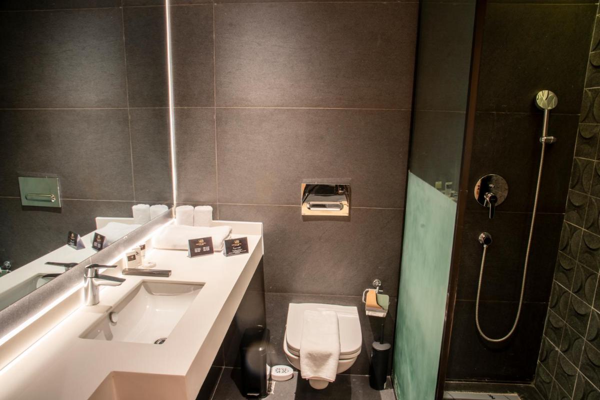 The Blowfish Hotel - Hizvo