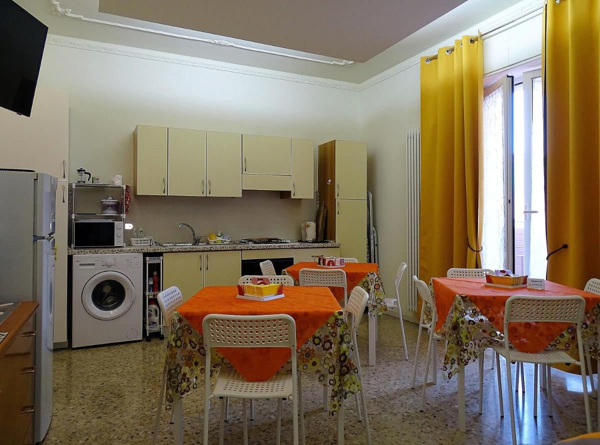 Affittacamere SS. Smile - Housity