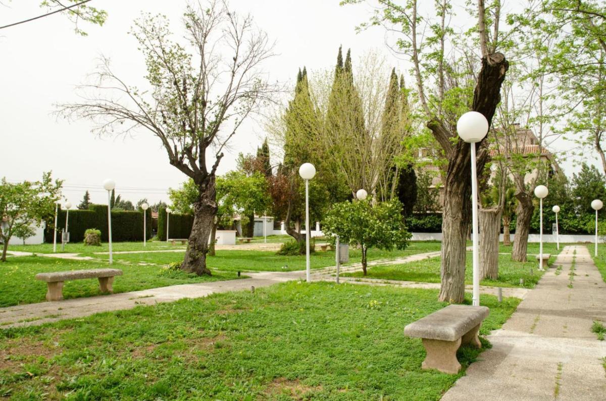 Jardín al aire libre en Hotel Balneario de Marmolejo