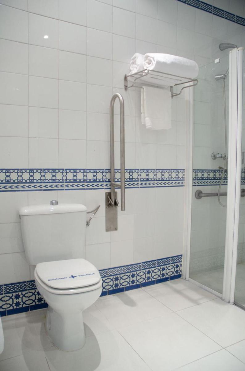 Un baño de Hotel Balneario de Marmolejo