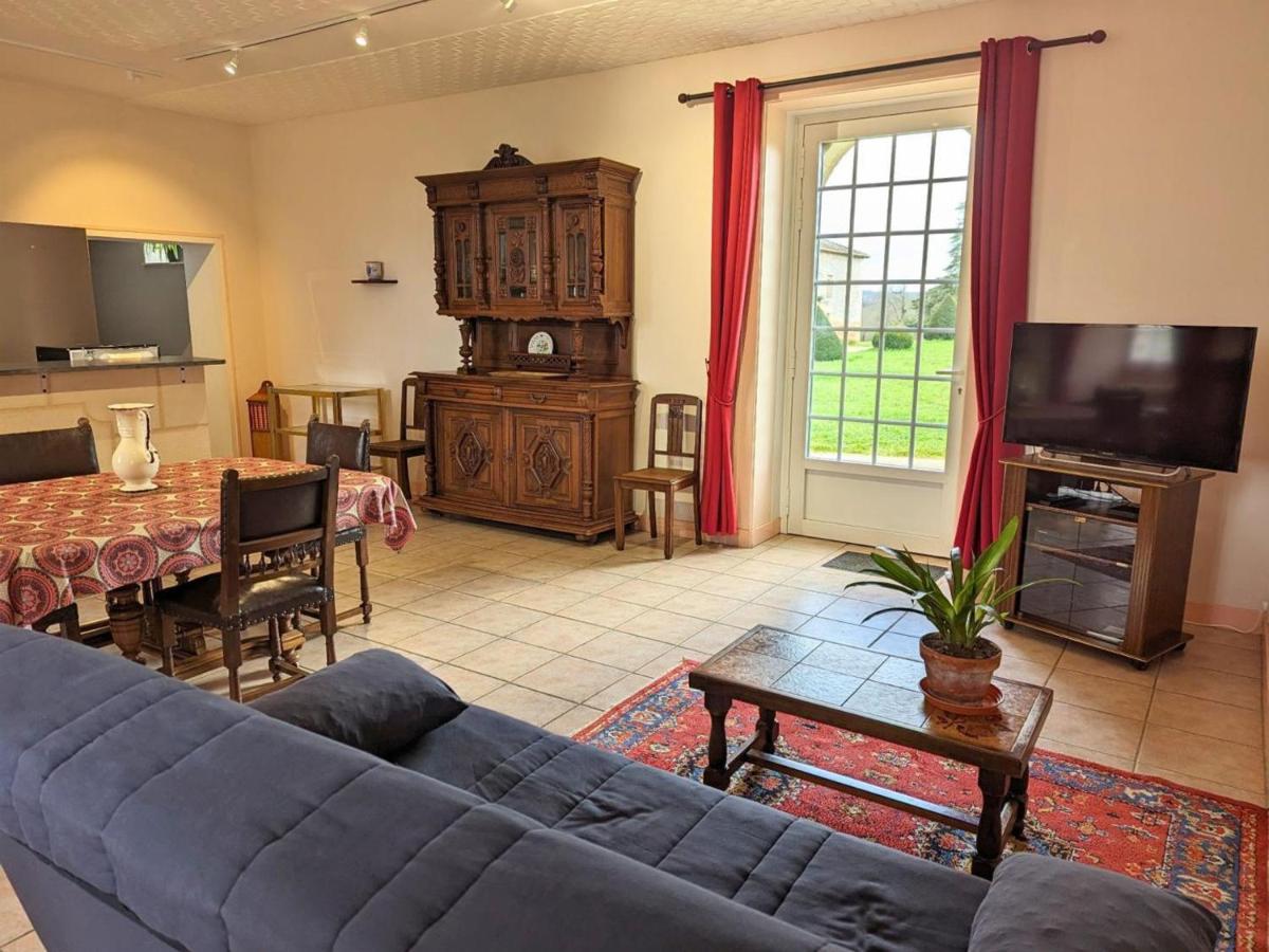 Gîte avec 3 chambres, jardin privatif, 12 vélos, proche de Cognac - FR-1-653-205 - Housity