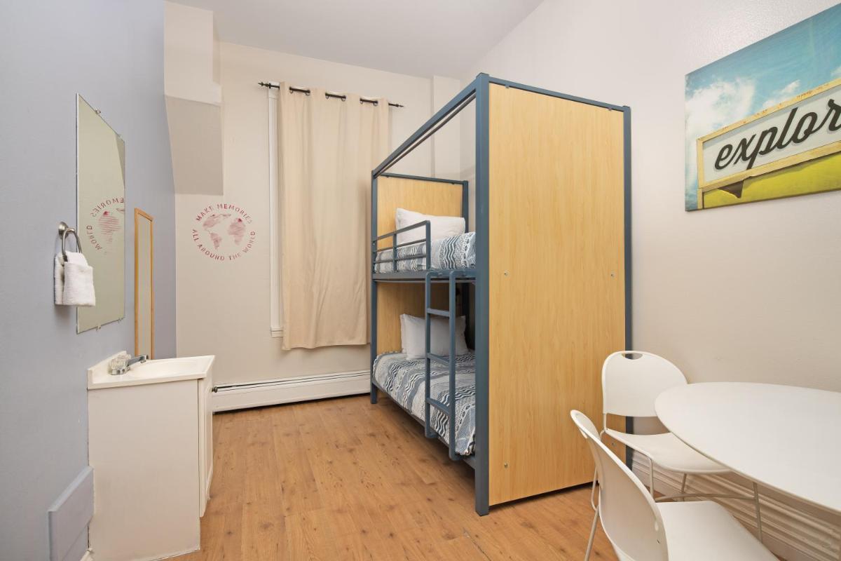 HI San Diego Downtown Hostel - Housity