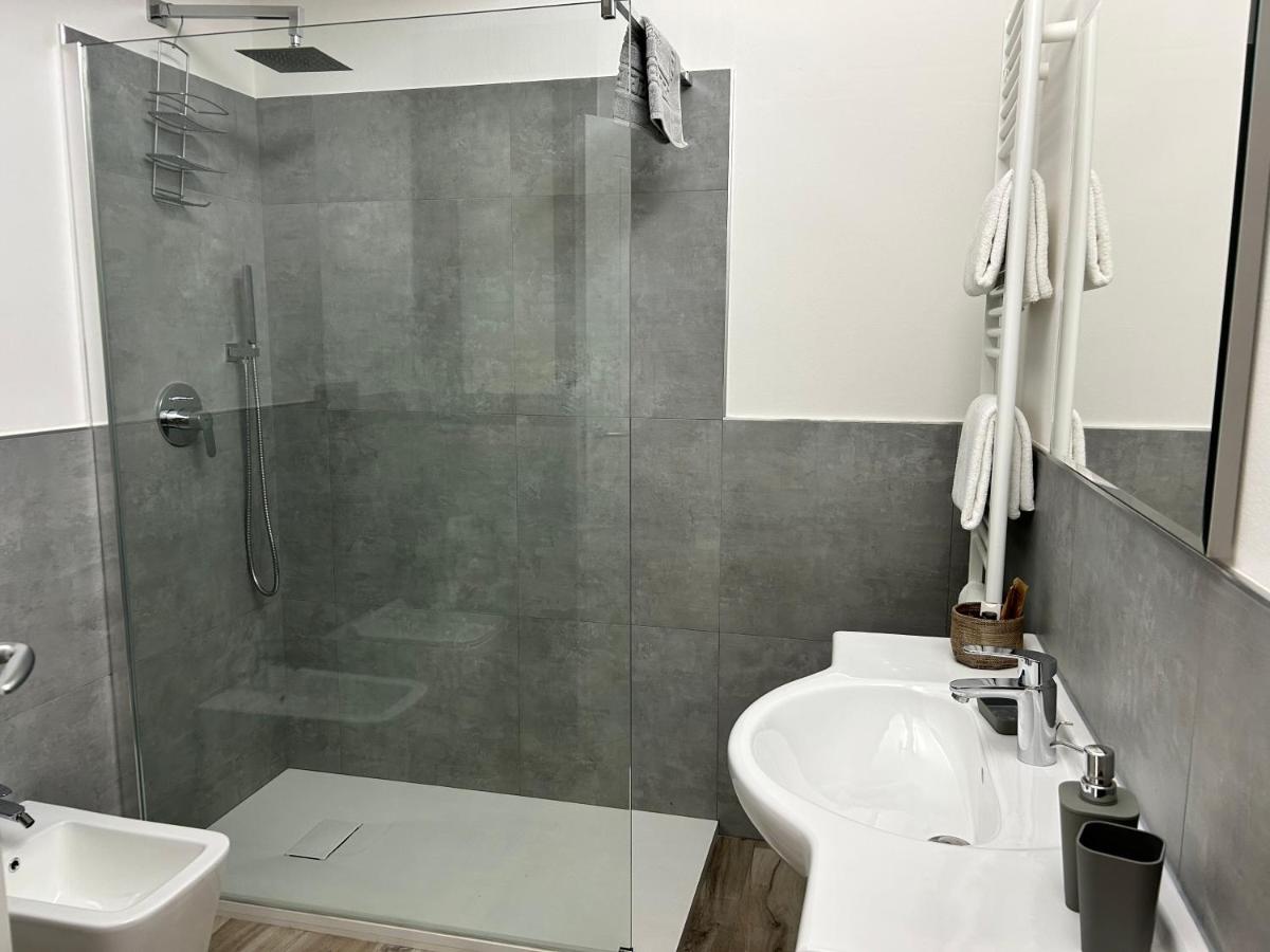 Relax & Emozioni Rooms - Housity