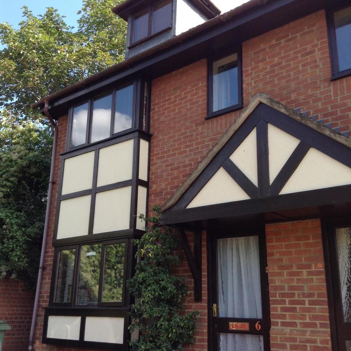 Sunny Room in Buckingham - Housity