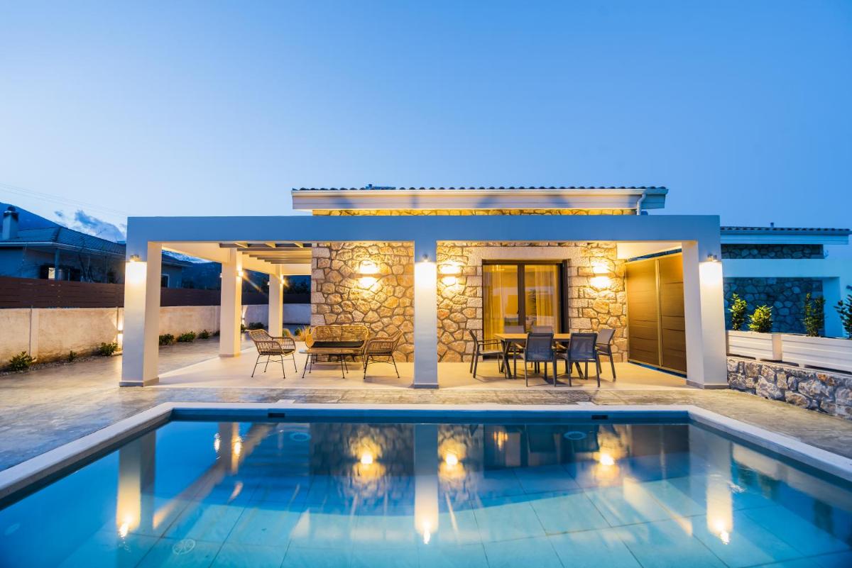 Stone & Sea Villas - Housity