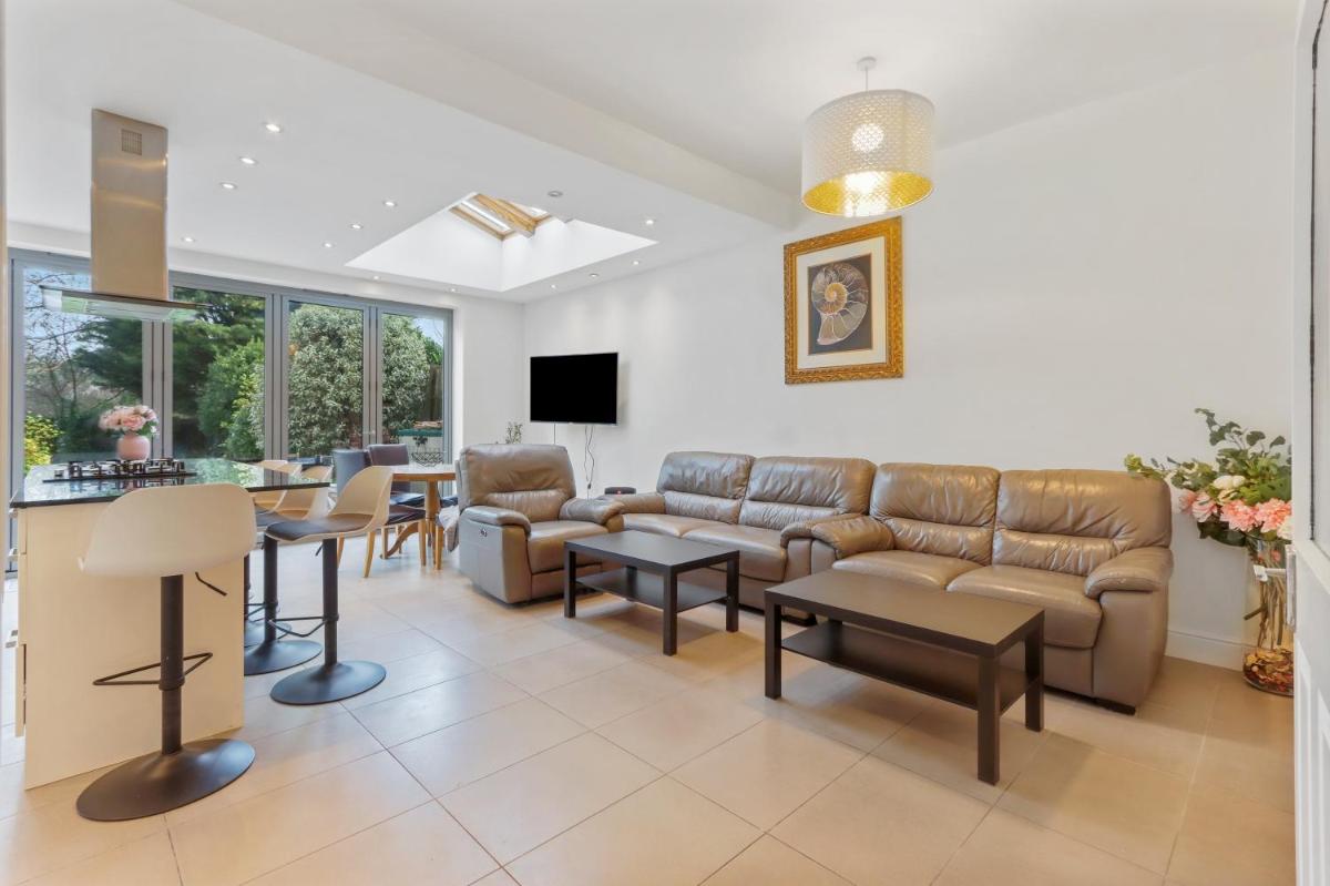 Windsor House near the Park - Housity