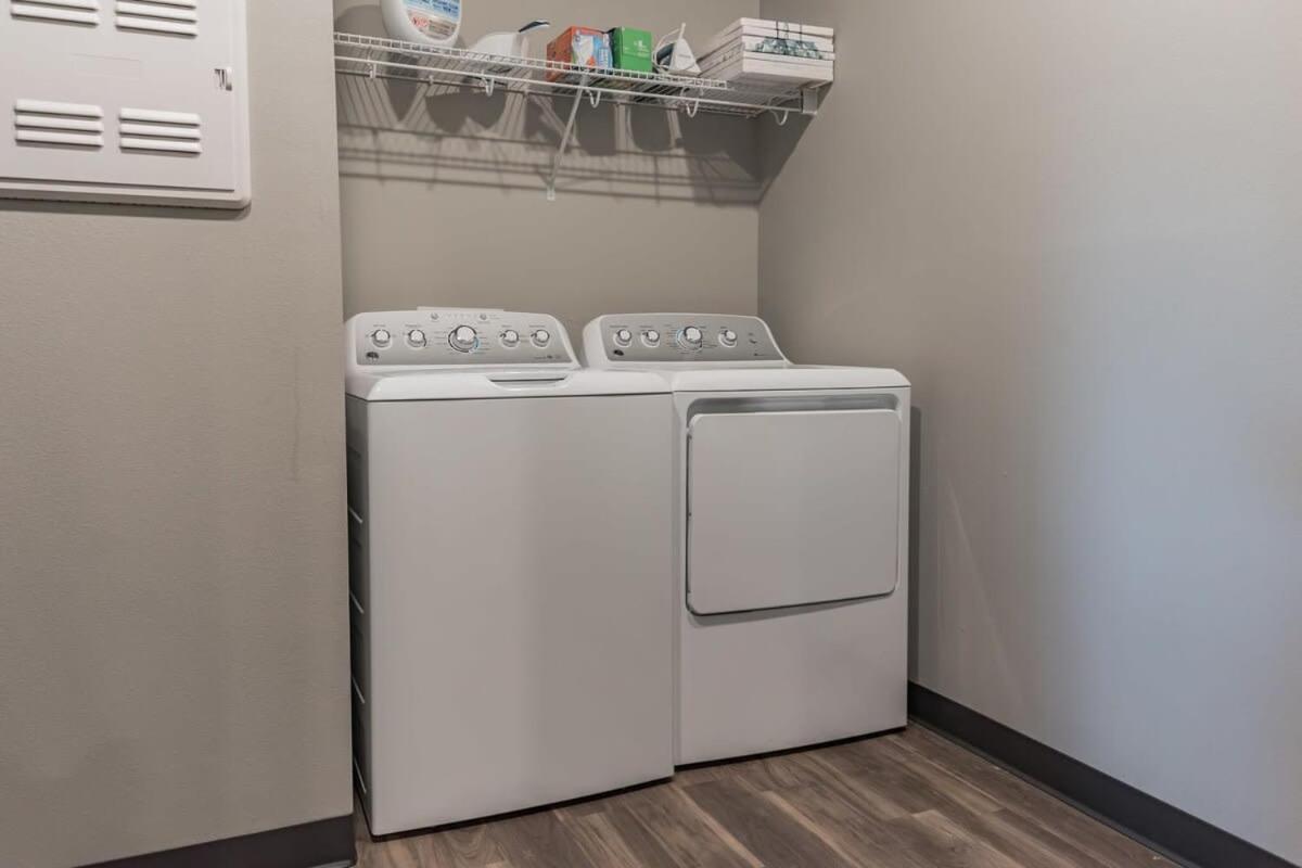 Spacious 2BR Suite Plus Patio Near Iowa State - Housity