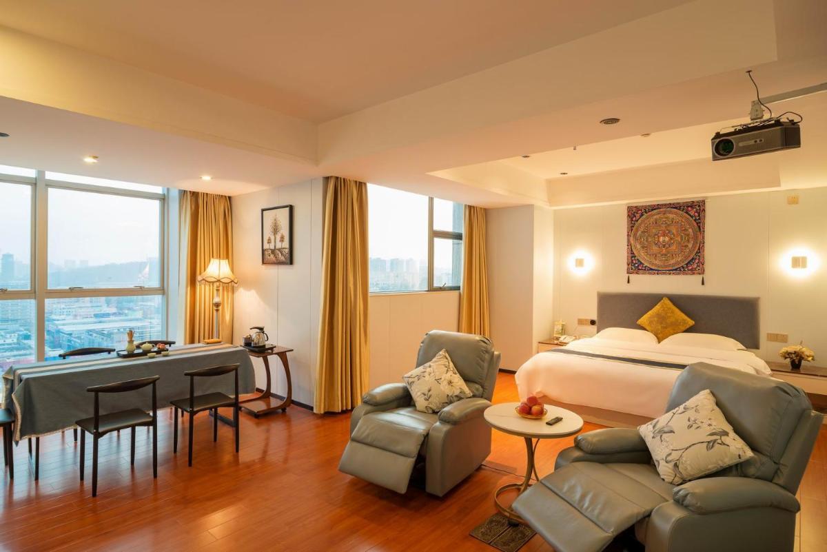 Green Island Holiday Hotel - Housity