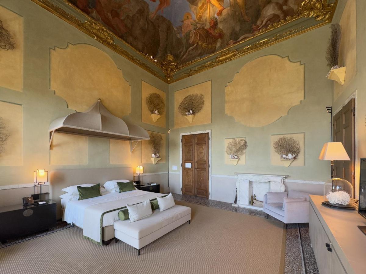 Hotel Palazzo Durazzo Suites - Housity