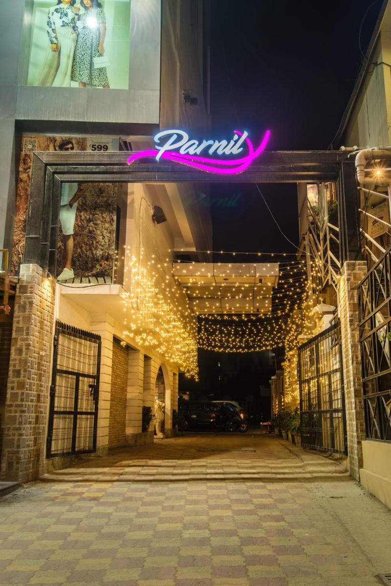 Parnil Palace - Housity