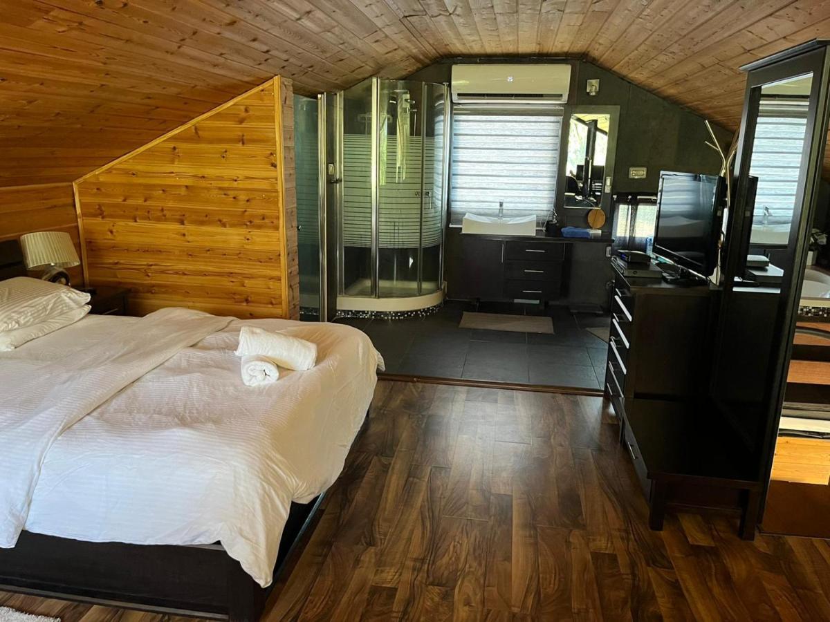 Bustan HaZait - Housity