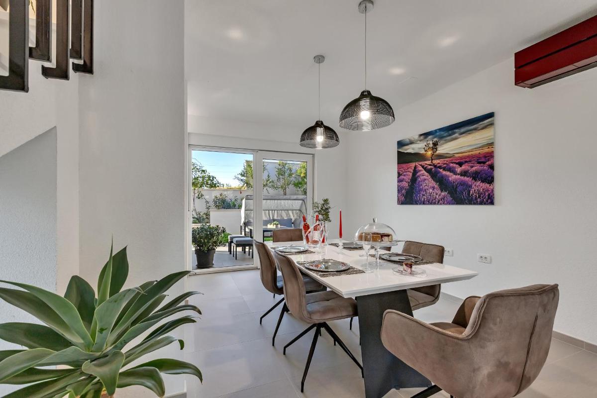 Luxury Apartments Podgora - Housity