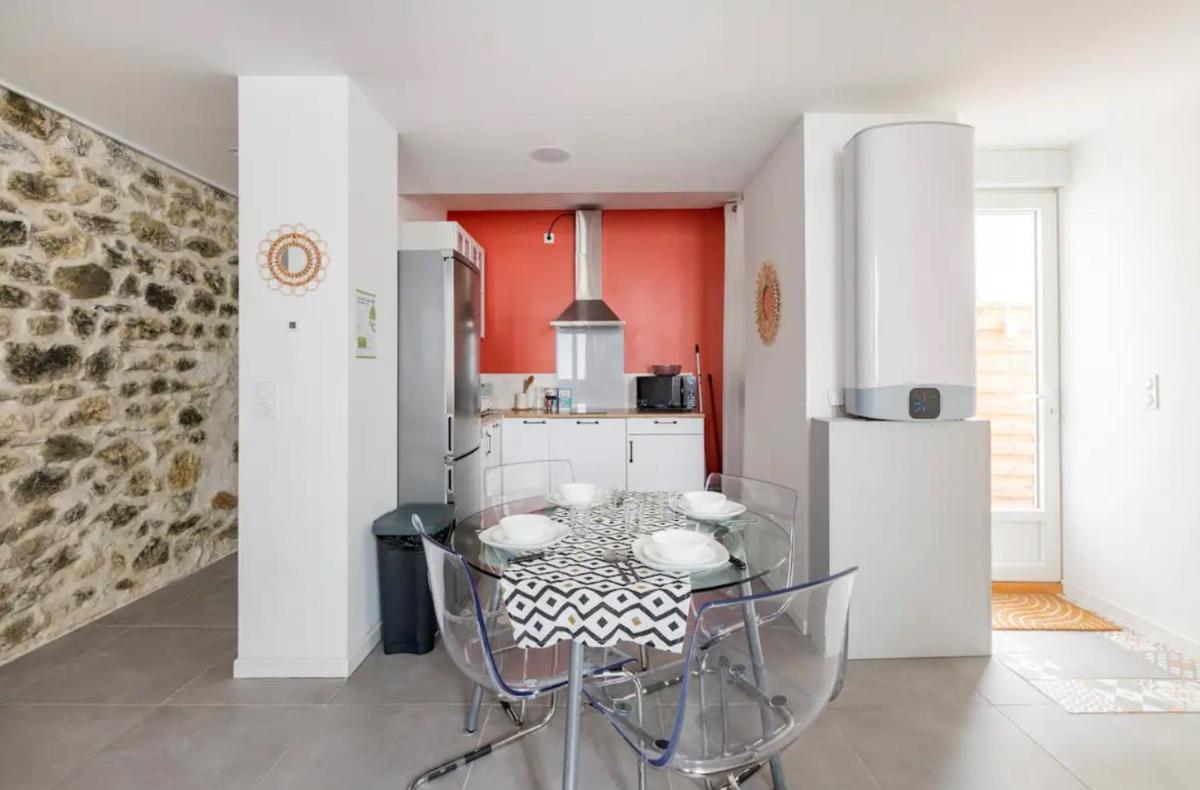 Escapade dans grand T2 de charme avec terrasse - Proche Gare et Centre ville - Housity