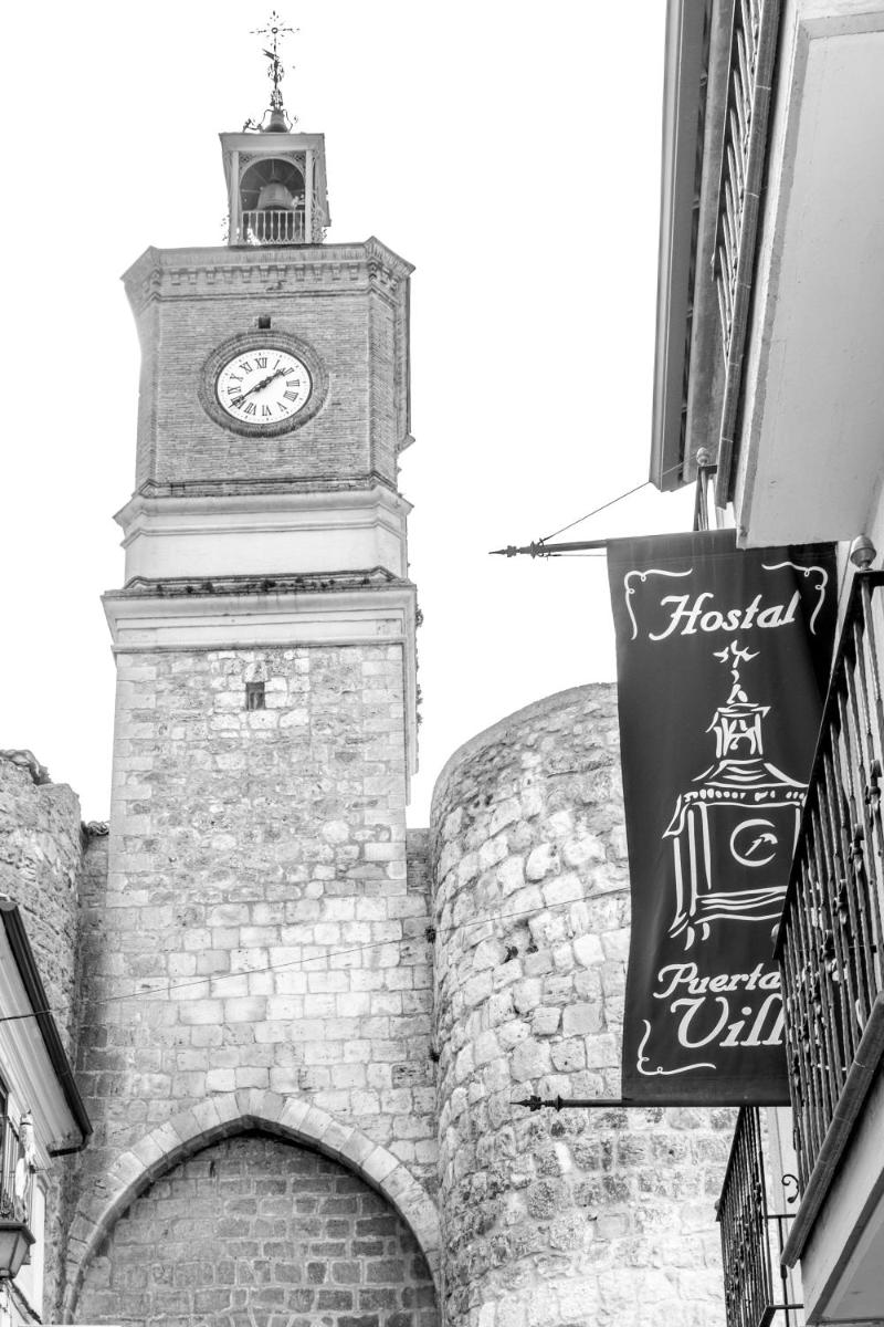 Hostal SIN RECEP24H Puerta de la Villa - Pet friendly & Restaurante - Housity